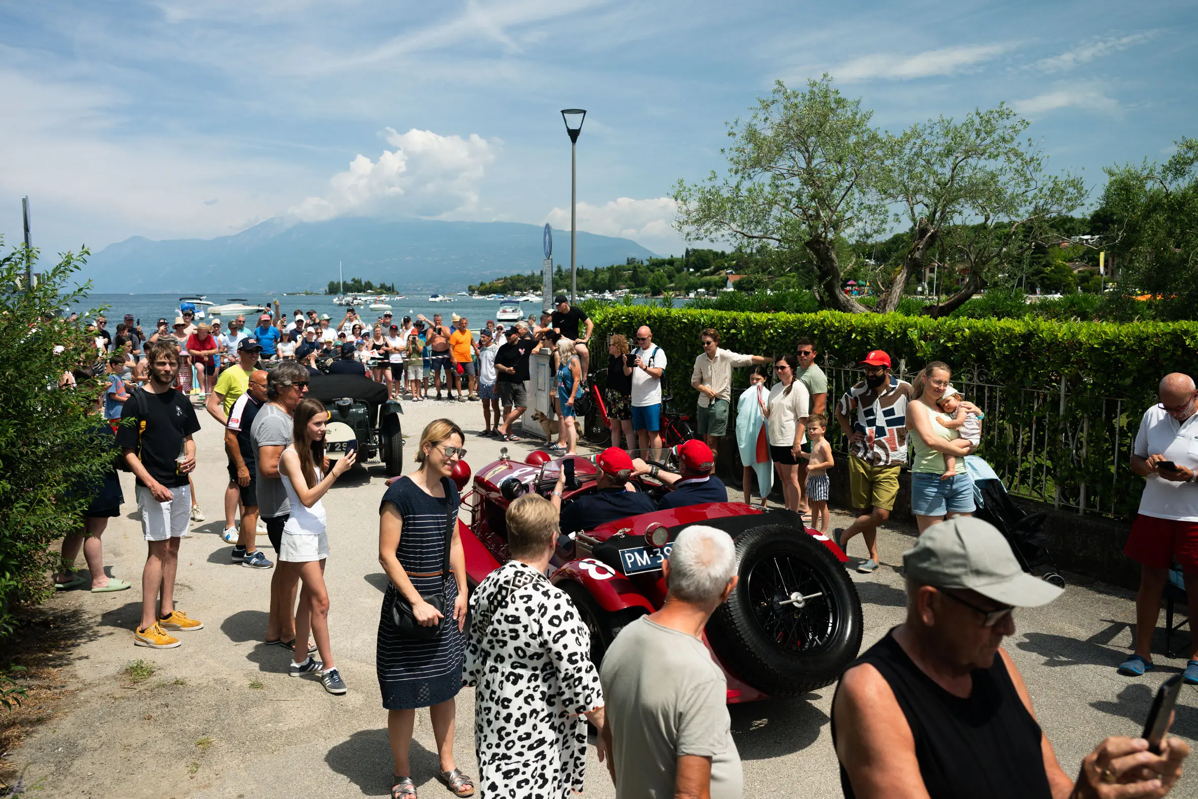 Mille Miglia 2025, il passaggio a Moniga del Garda