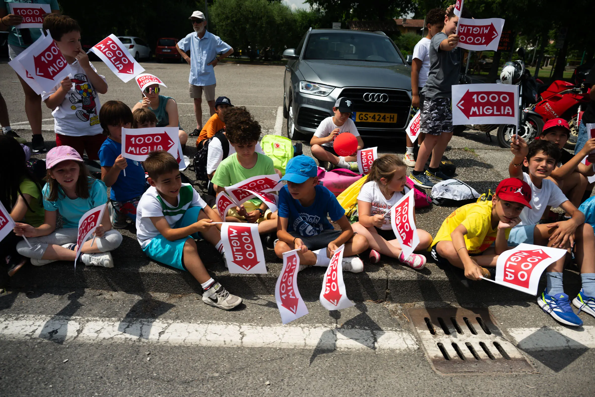 Mille Miglia 2025, il passaggio a Manerba del Garda