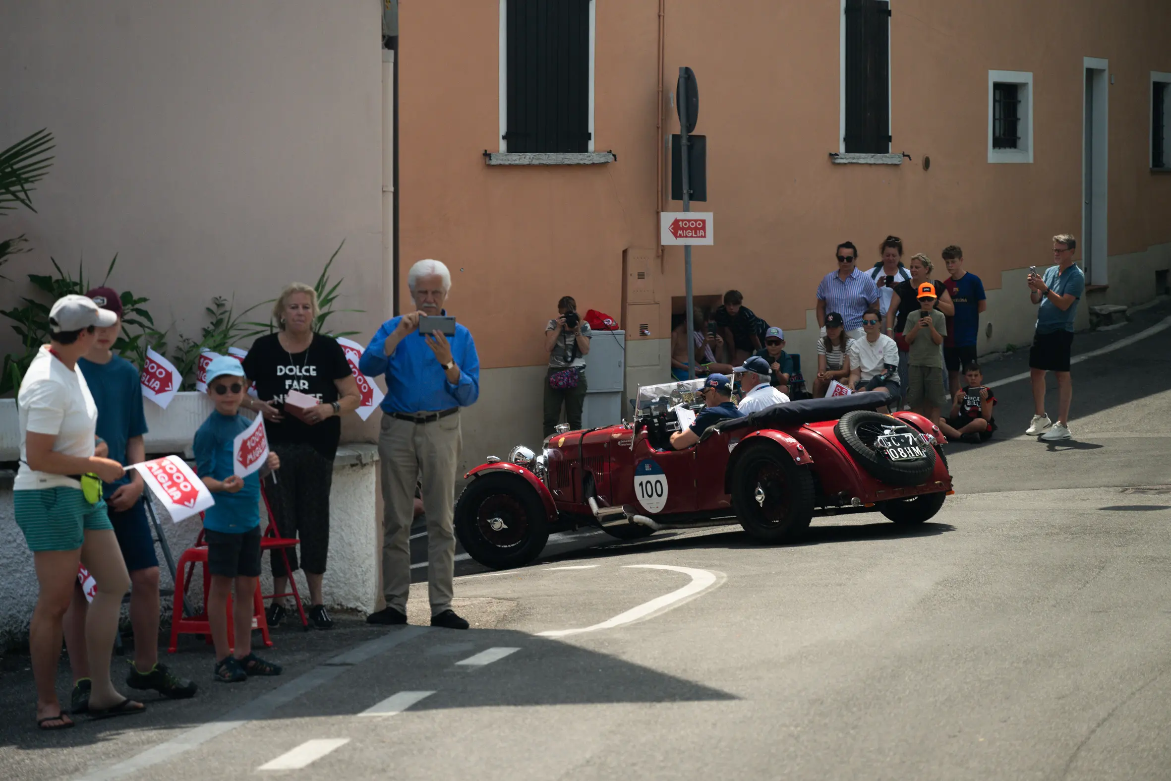Mille Miglia 2025, il passaggio a Manerba del Garda