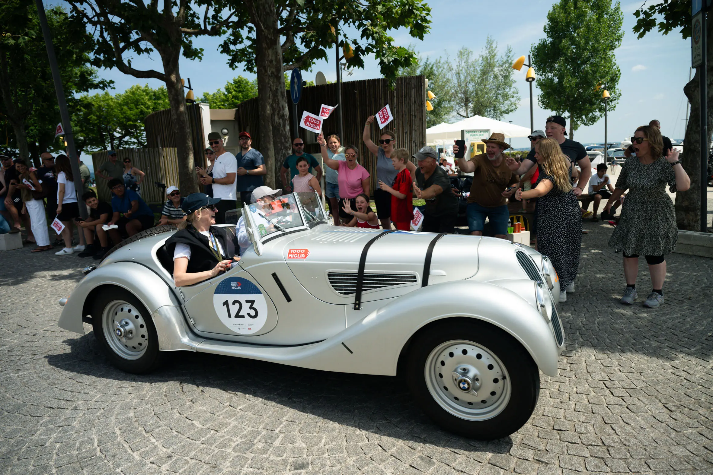 Mille Miglia 2025, il passaggio a Manerba del Garda