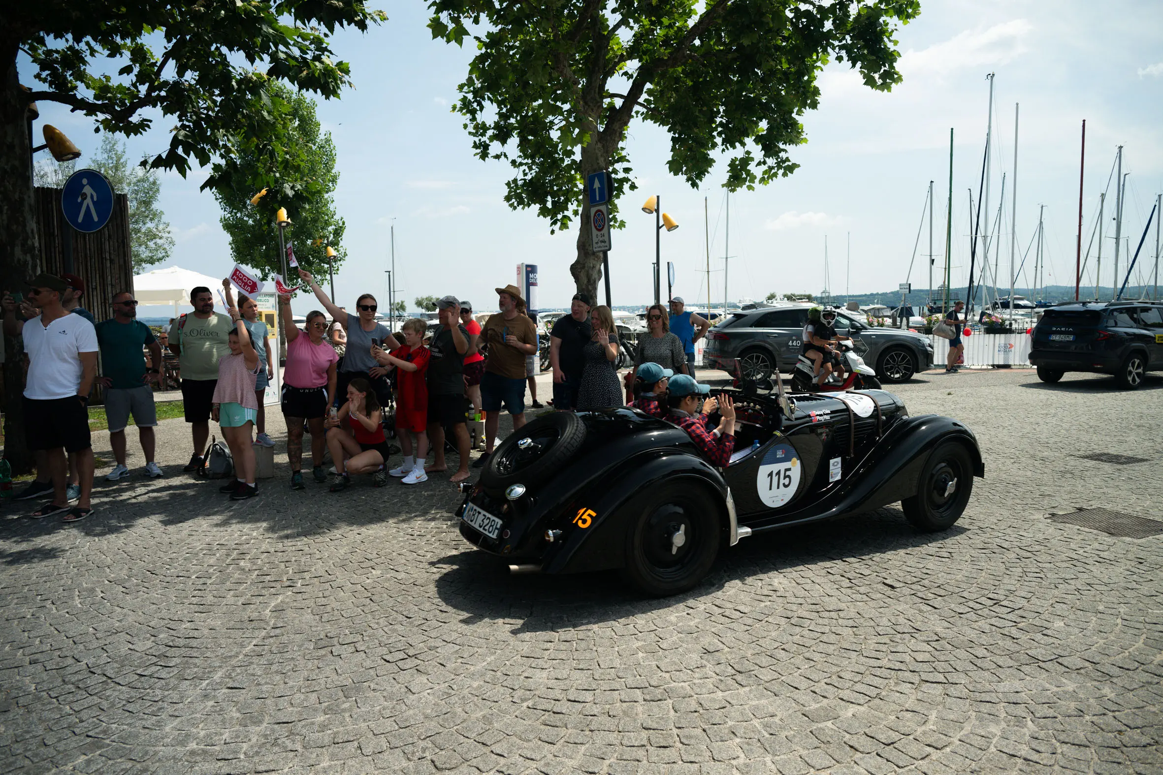 Mille Miglia 2025, il passaggio a Manerba del Garda