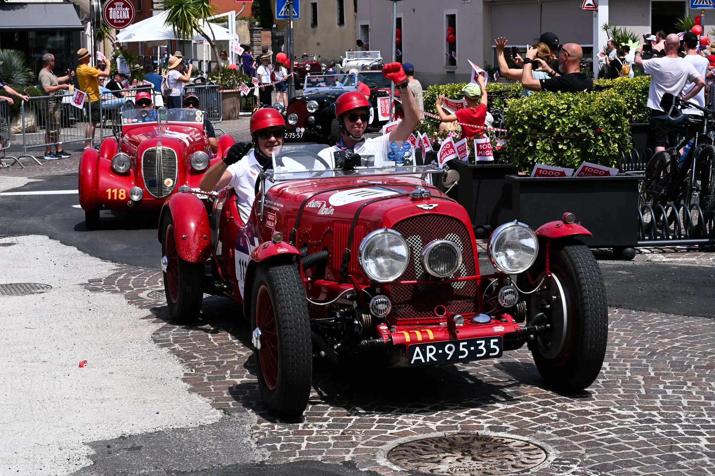 Mille Miglia 2025, il passaggio a Manerba del Garda