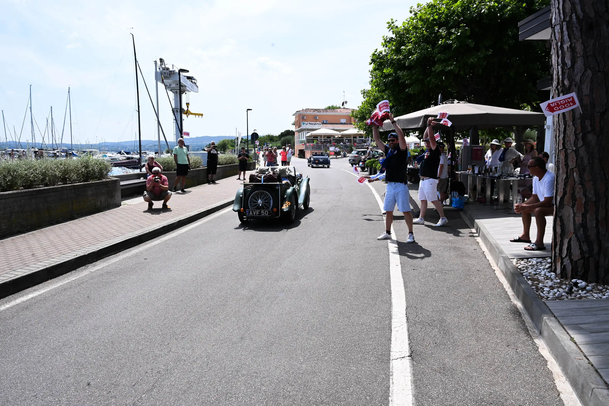 Mille Miglia 2025, il passaggio a Manerba del Garda