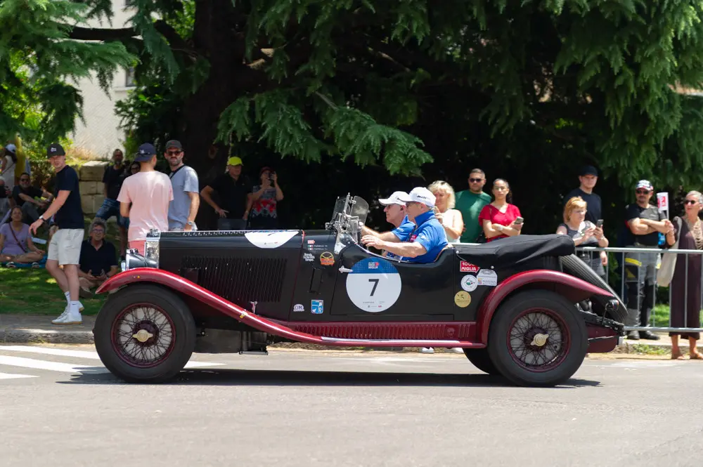 Mille Miglia 2025, il passaggio in Castello