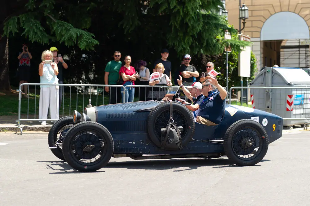 Mille Miglia 2025, il passaggio in Castello