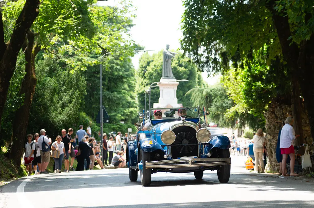 Mille Miglia 2025, il passaggio in Castello