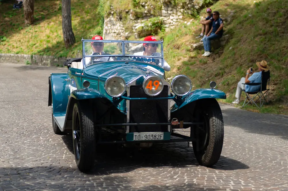 Mille Miglia 2025, il passaggio in Castello