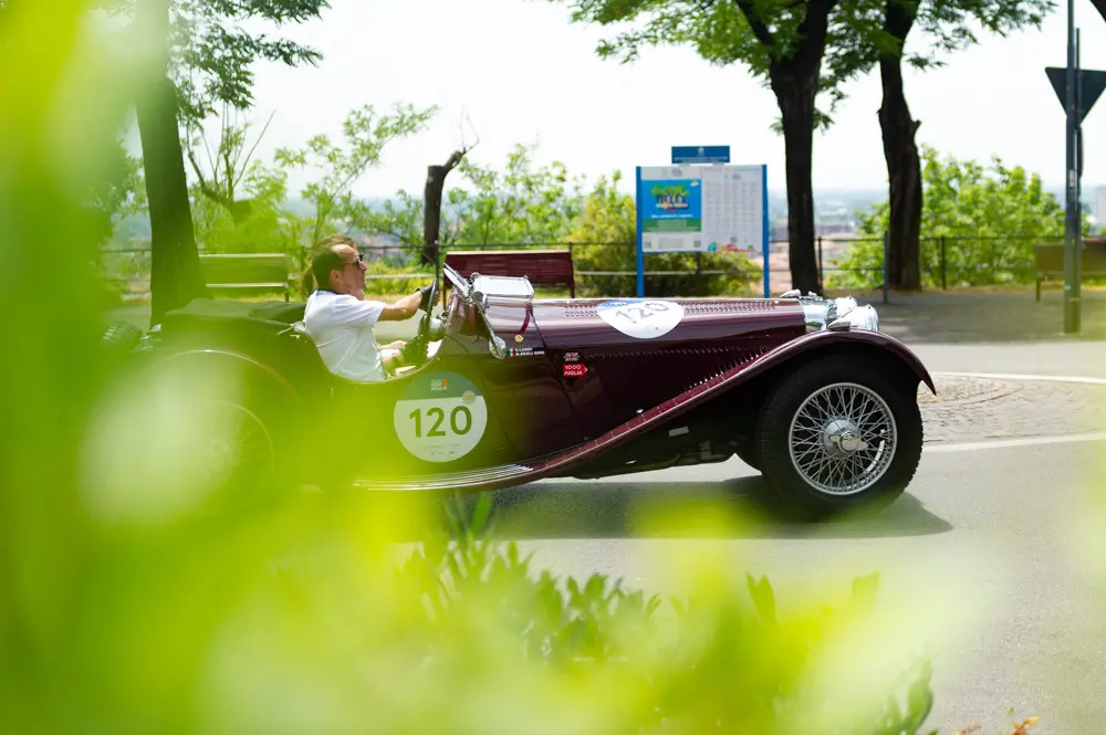 Mille Miglia 2025, il passaggio in Castello