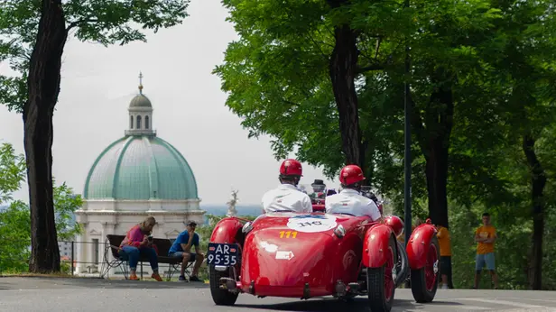 Mille Miglia 2025, il passaggio in Castello