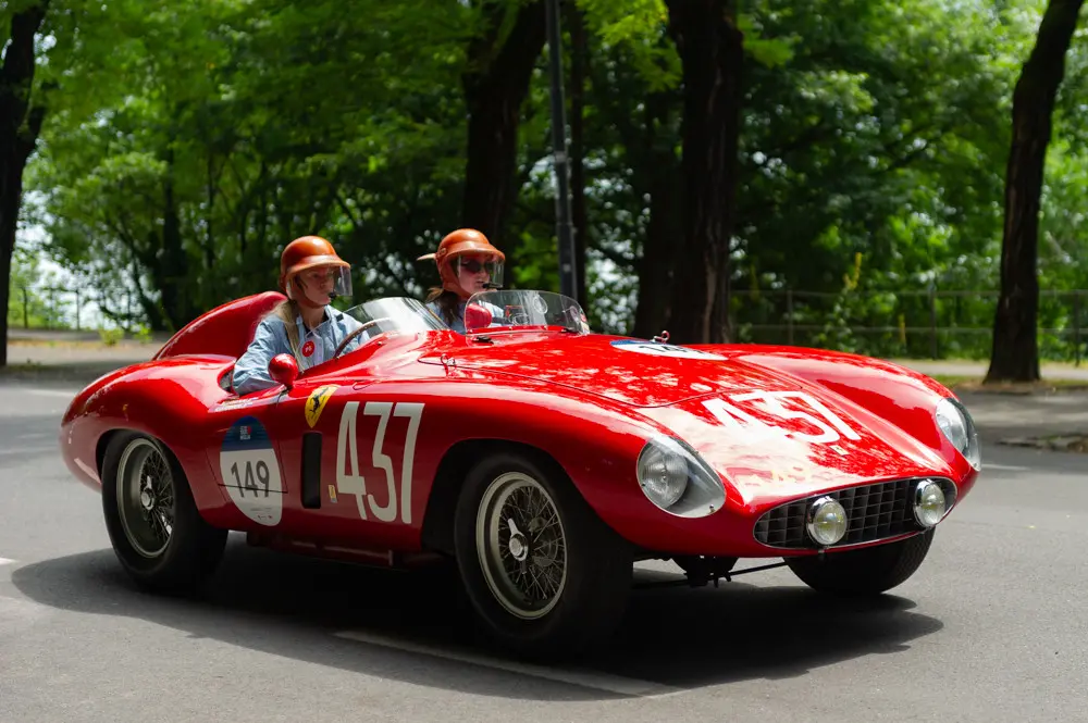 Mille Miglia 2025, il passaggio in Castello