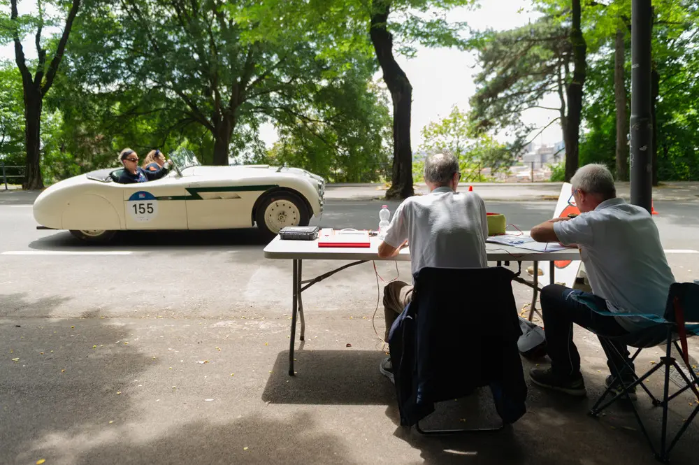 Mille Miglia 2025, il passaggio in Castello