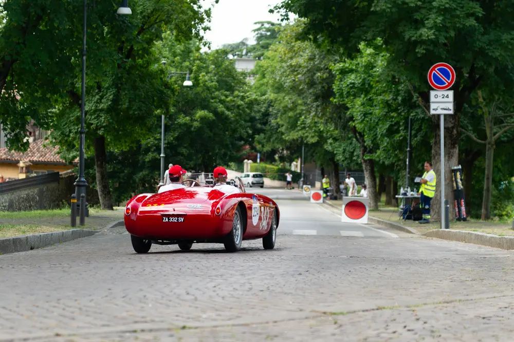 Mille Miglia 2025, il passaggio in Castello