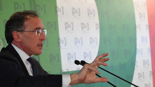 L'intervento del capogruppo al Senato, Francesco Boccia, nel corso della conferenza nazionale del Pd, La casa è un diritto, Roma 7 aprile 2025. ANSA/MAURIZIO BRAMBATTI