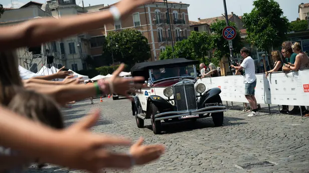 Mille Miglia 2025, il passaggio da Desenzano
