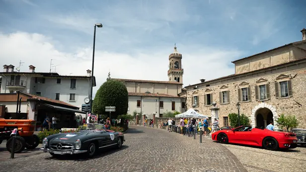 Mille Miglia 2025, il passaggio da Padenghe sul Garda