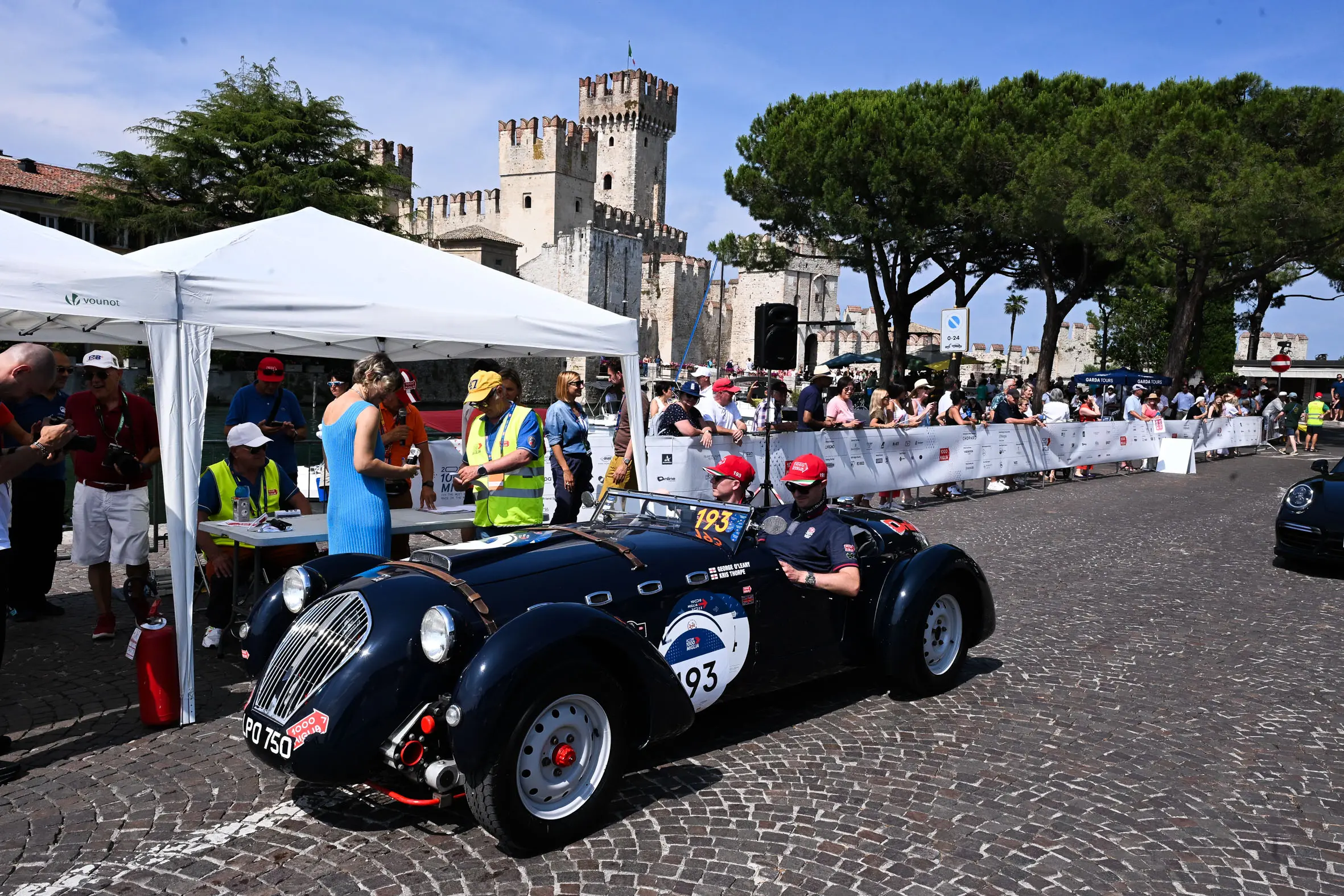 Mille Miglia 2025, il passaggio da Sirmione