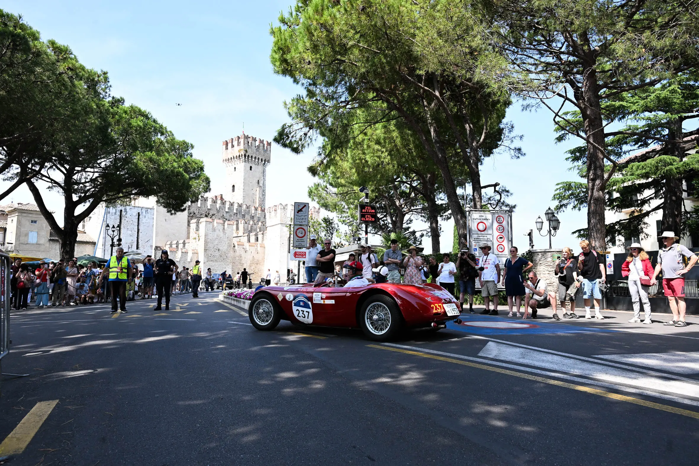 Mille Miglia 2025, il passaggio da Sirmione