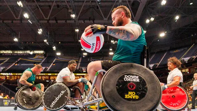 epa10852944 A New Zealand wheelchair rugby player catches a ball during the 6th Invictus Games in Duesseldorf, Germany, 10 September 2023. The Invictus Games 2023 take place from 09 to 16 September in Duesseldorf and are intended for military personnel and veterans who have been psychologically or physically injured in service. EPA/CHRISTOPHER NEUNDORF