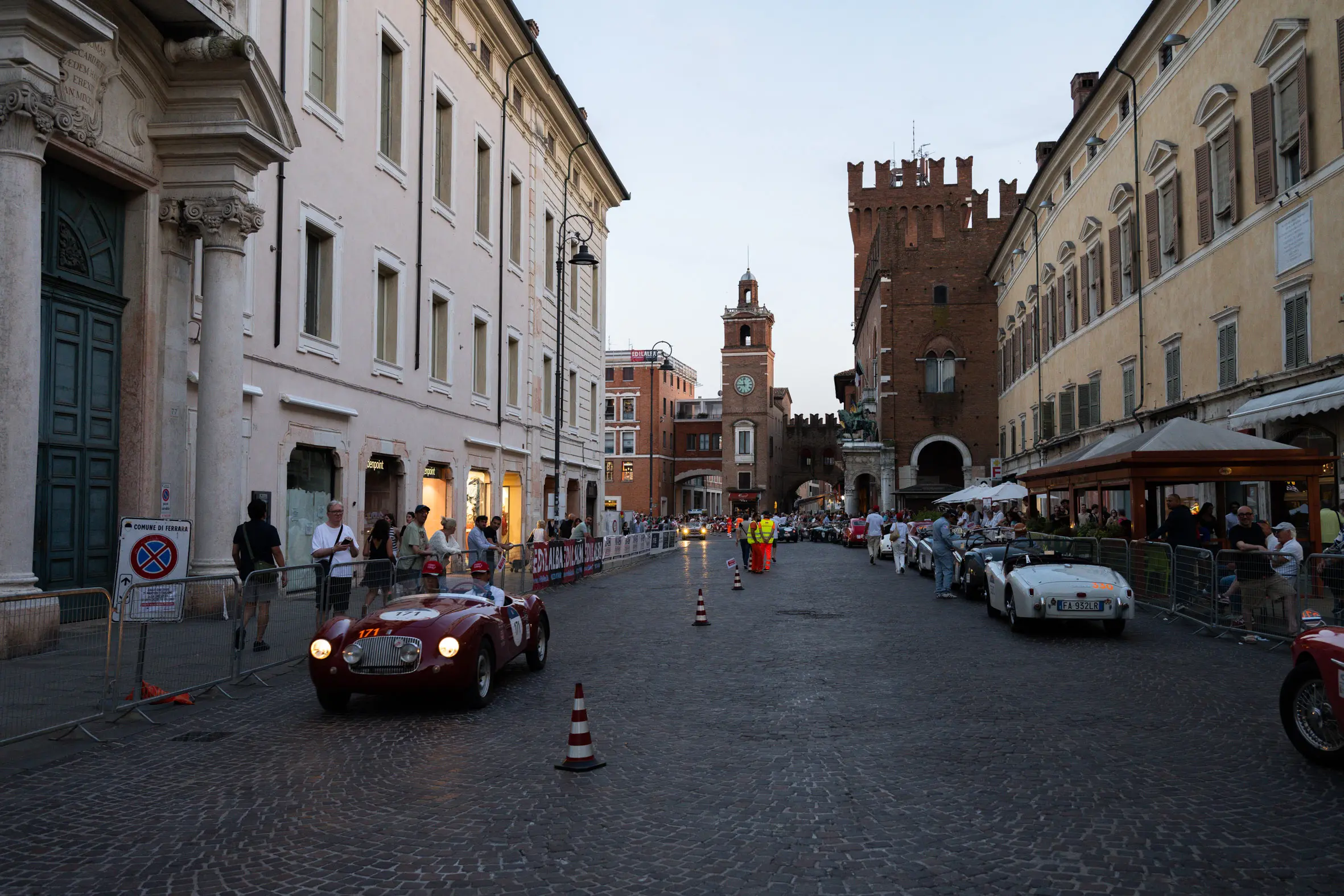 Mille Miglia 2025, il passaggio a Ferrara