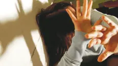 Crotone - 07/08/2020 - Lo zio “orco” abusava di due sorelle - Indagine della polizia dopo la denuncia di una delle vittime In carcere per violenza sessuale ai danni delle ragazze allora minorenni