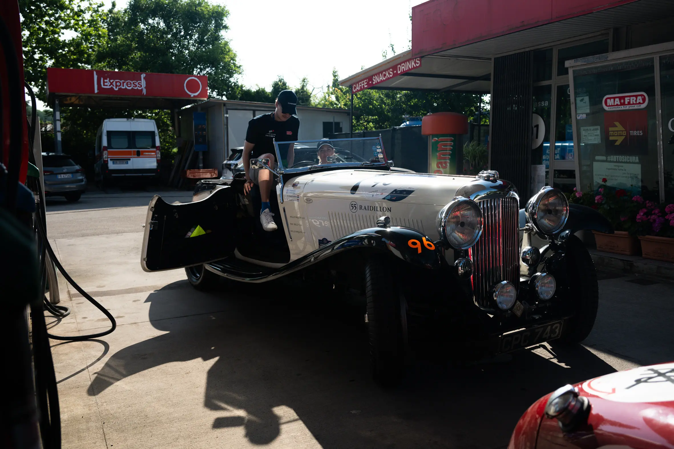 Mille Miglia 2025, la sosta rifornimento nel Mugello