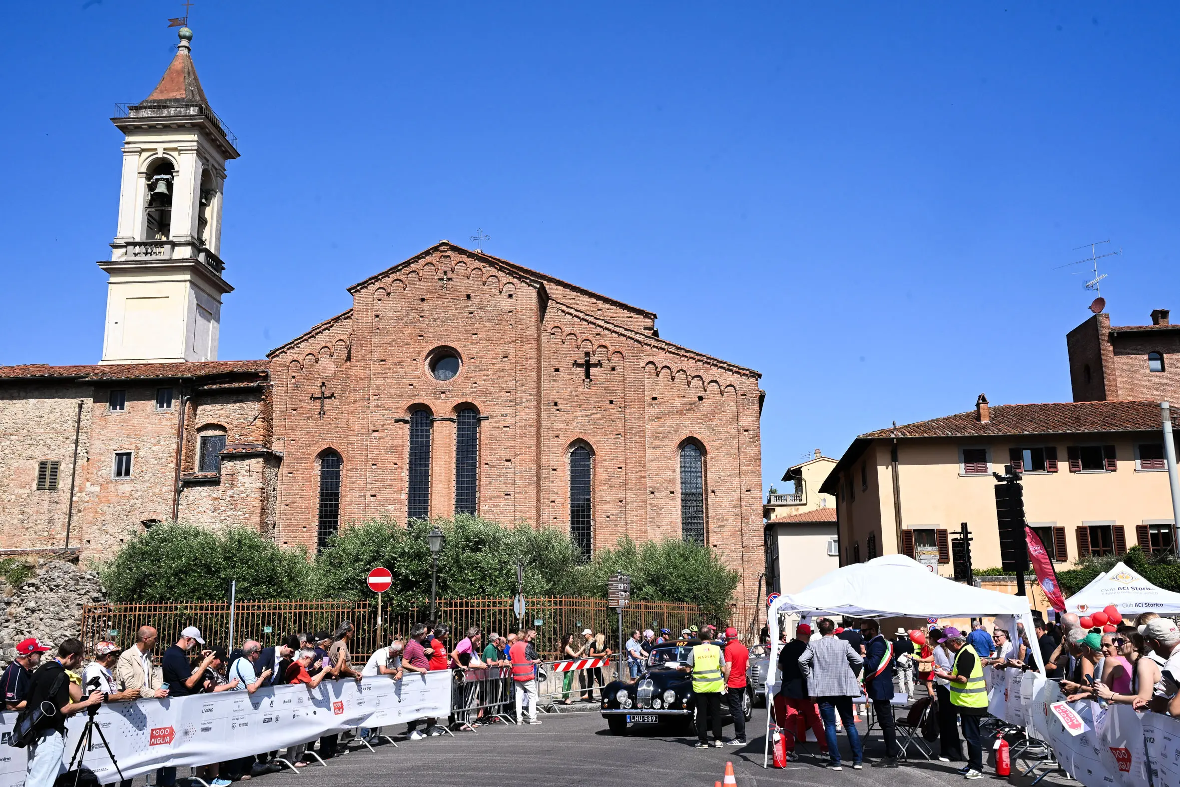 Mille Miglia 2025, il passaggio da Prato