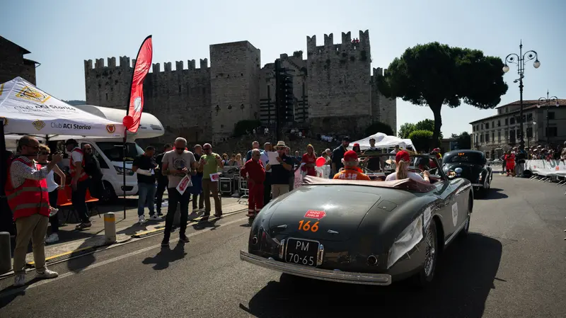 Mille Miglia 2025, il passaggio da Prato