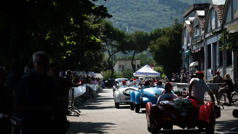 Mille Miglia 2025, il passaggio ex fabbrica Calamai