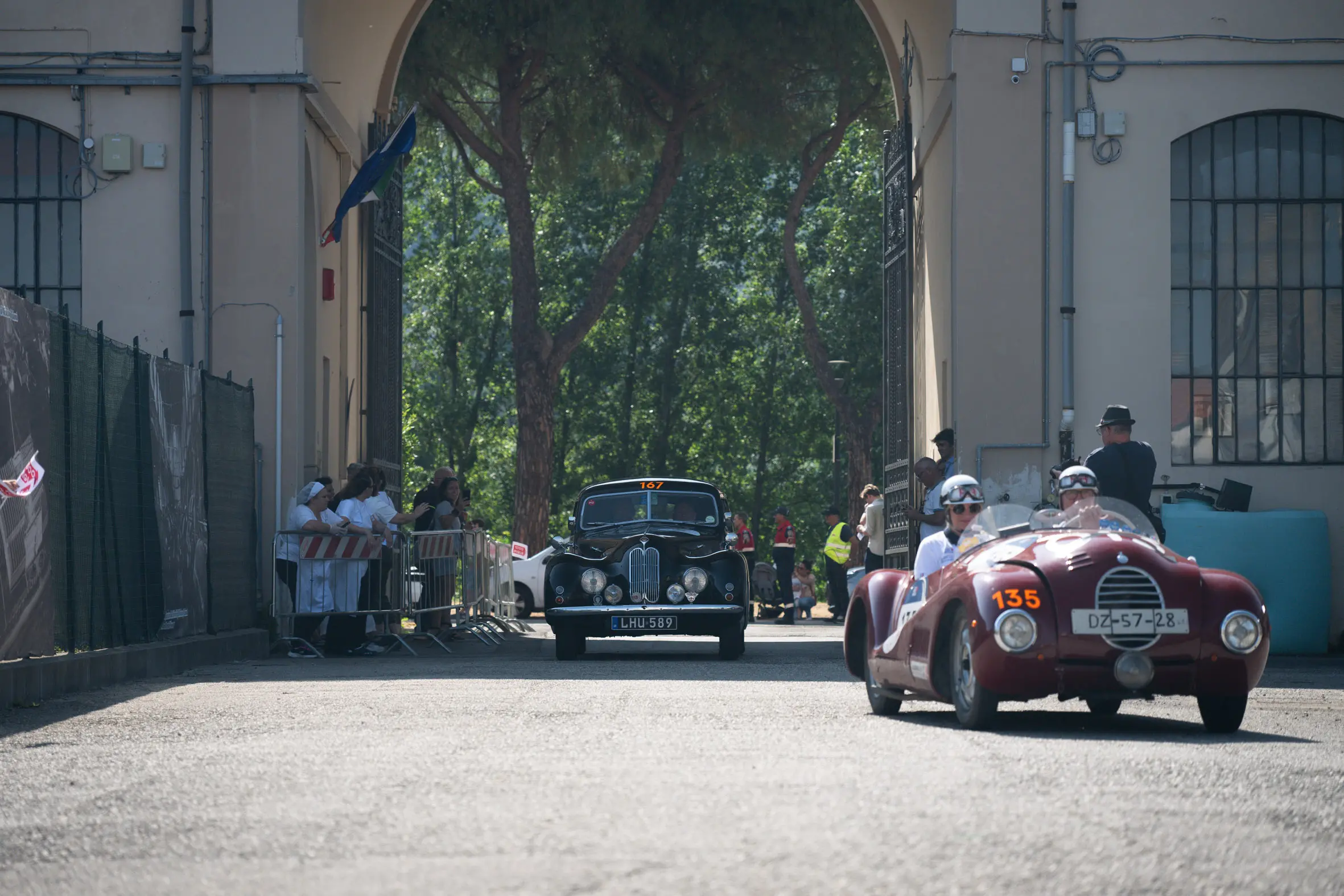 Mille Miglia 2025, il passaggio ex fabbrica Calamai