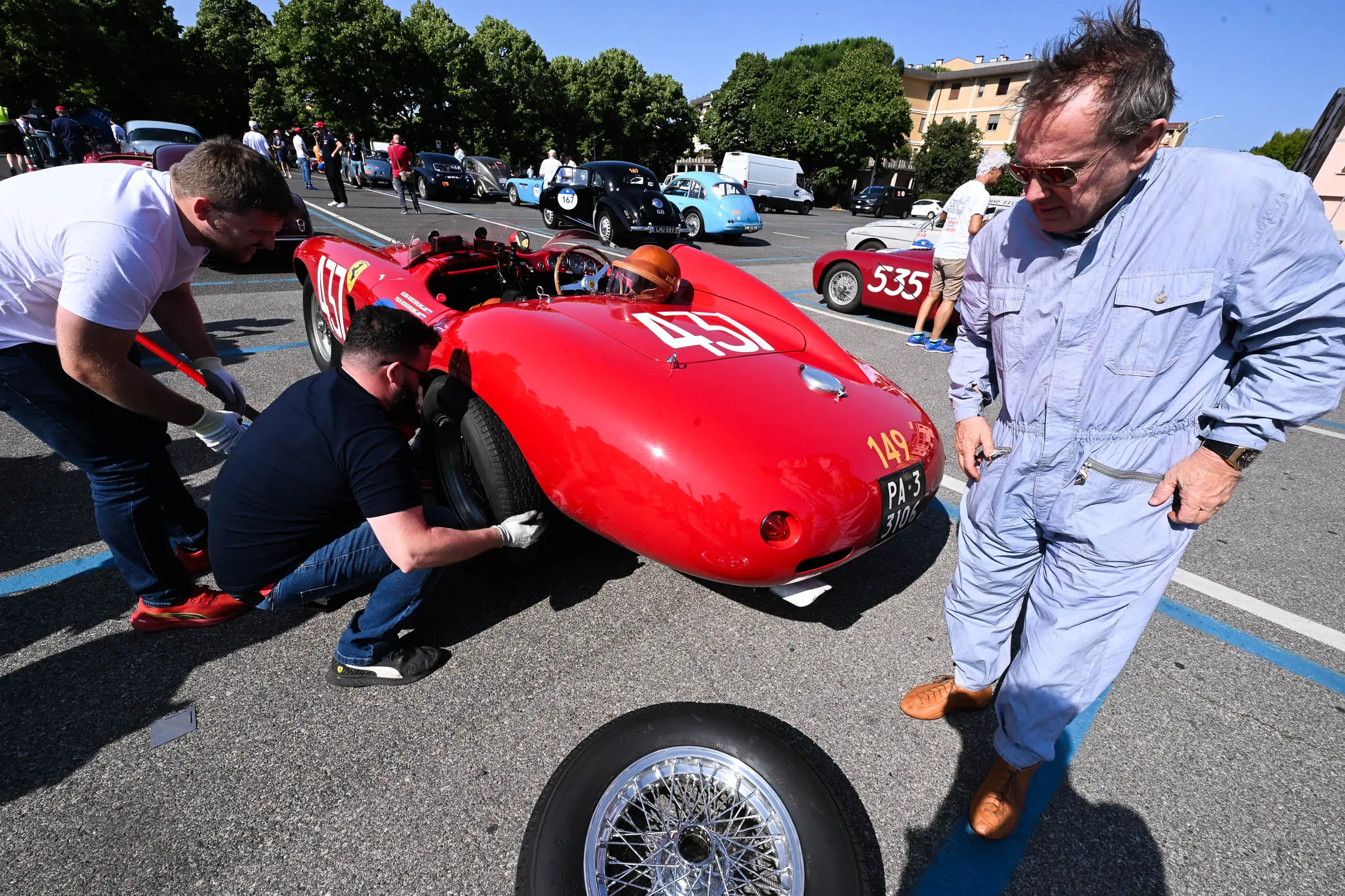 Mille Miglia 2025, il passaggio ex fabbrica Calamai