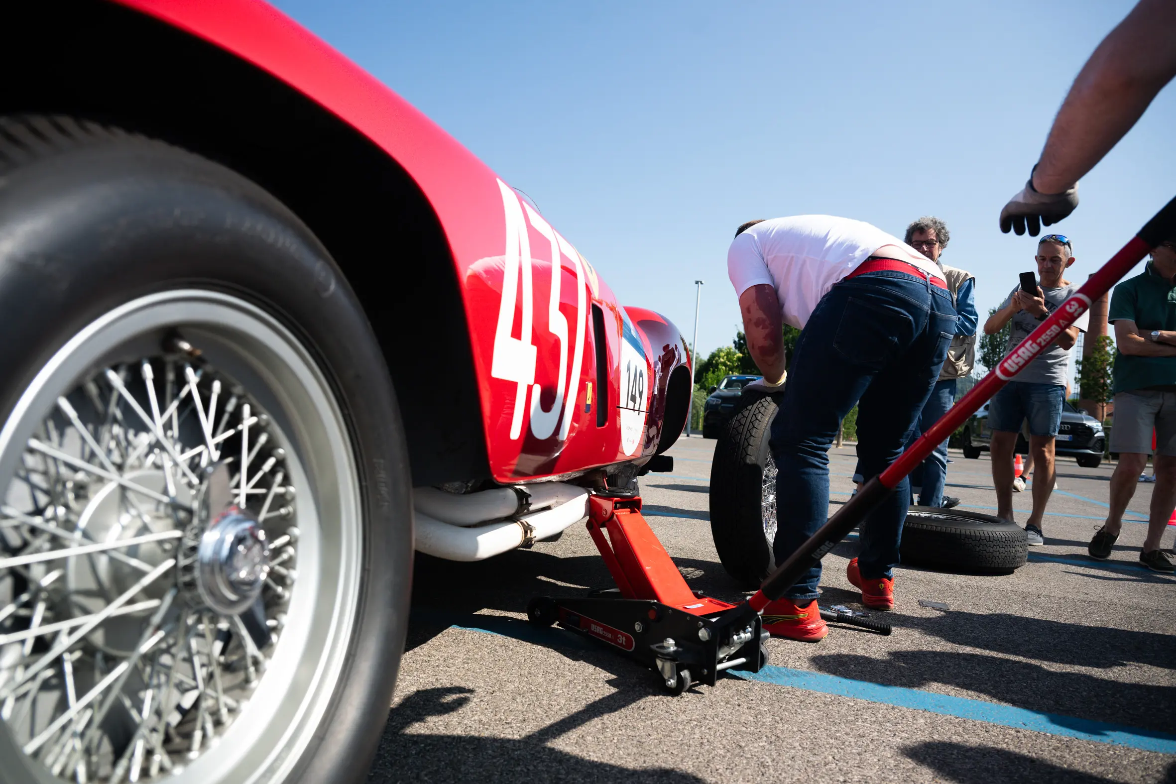 Mille Miglia 2025, il passaggio ex fabbrica Calamai