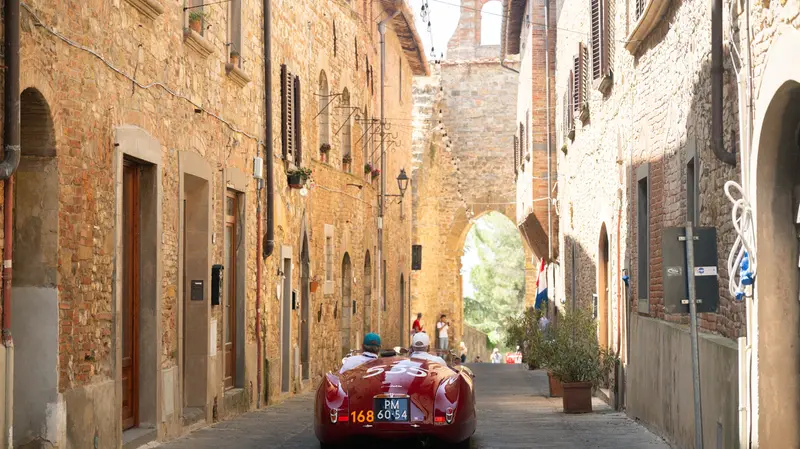 Mille Miglia 2025, il passaggio da Barberino Val D'elsa