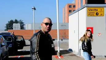 Il figlio maggiore di Umberto Bossi, Riccardo, arriva all'ospedale Circolo di Varese per far visita a suo padre, Varese, 16 febbraio 2019. ANSA/ ENZO LAIACONA