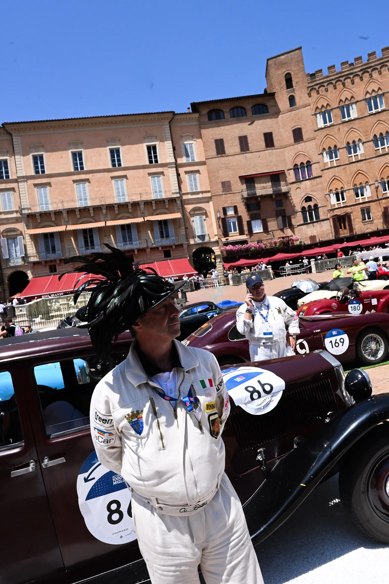 Mille Miglia 2025, la pausa pranzo a Siena