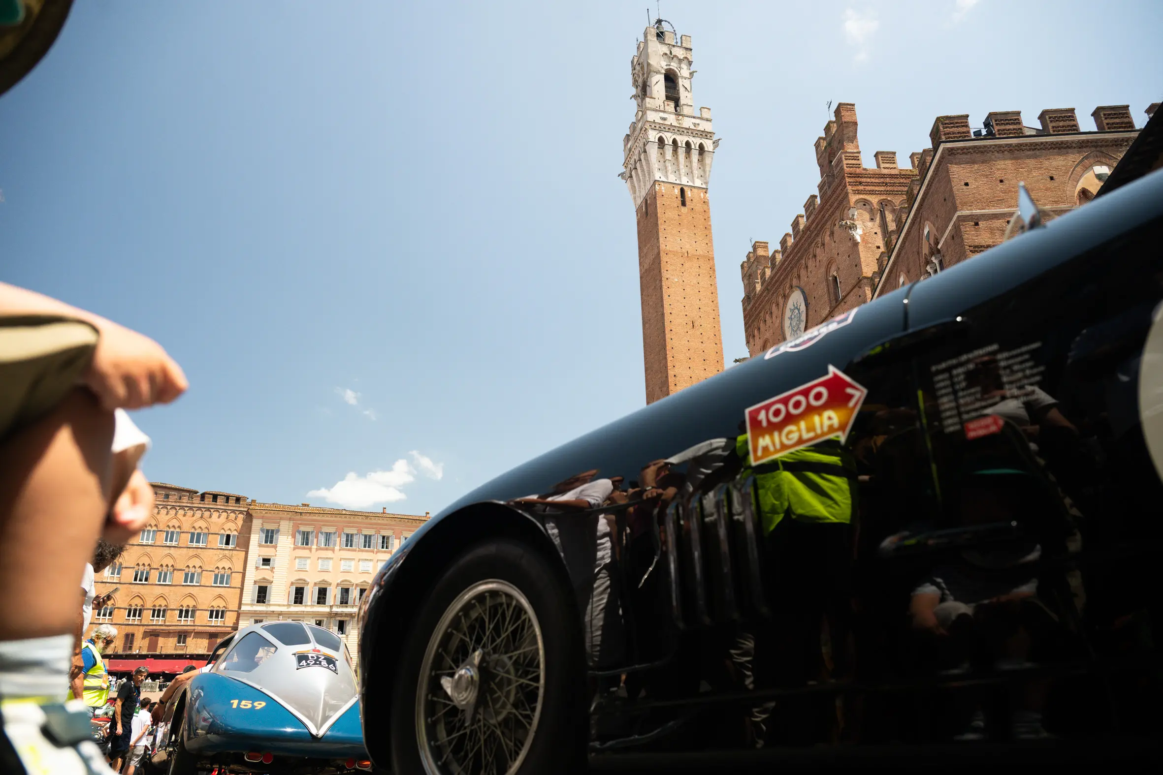 Mille Miglia 2025, la pausa pranzo a Siena
