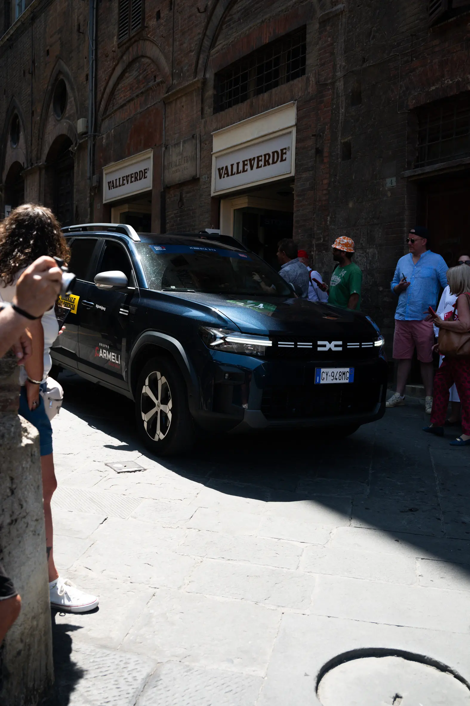 Mille Miglia 2025, la pausa pranzo a Siena
