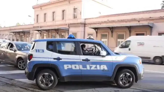 Frame--La Polizia di Stato di Imperia ha indagato in stato di libertà un uomo per truffa, a seguito della produzione di pass per l’accesso alle aree del Festival di Sanremo.