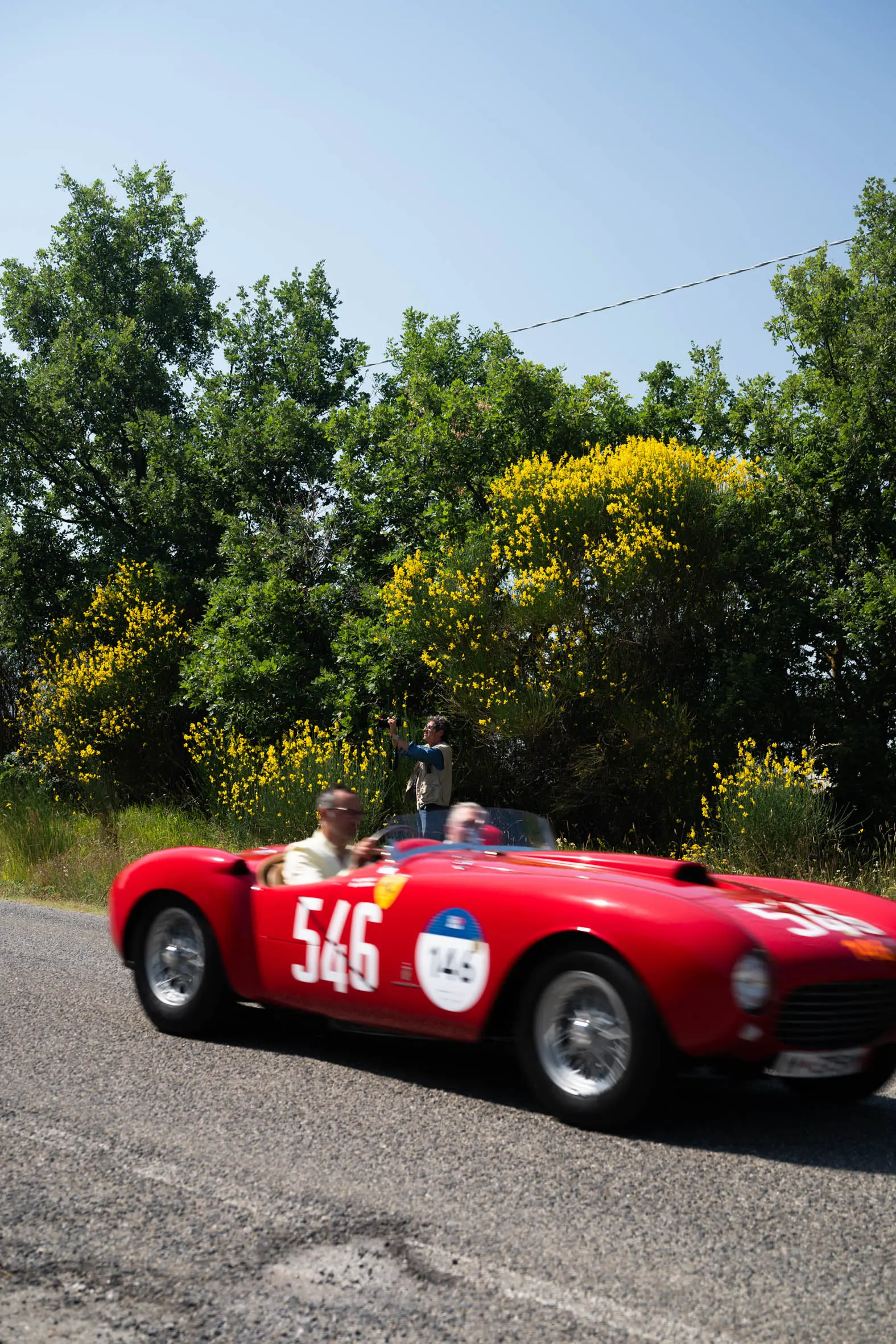 Mille Miglia 2025, il passaggio dalla Val d’Orcia
