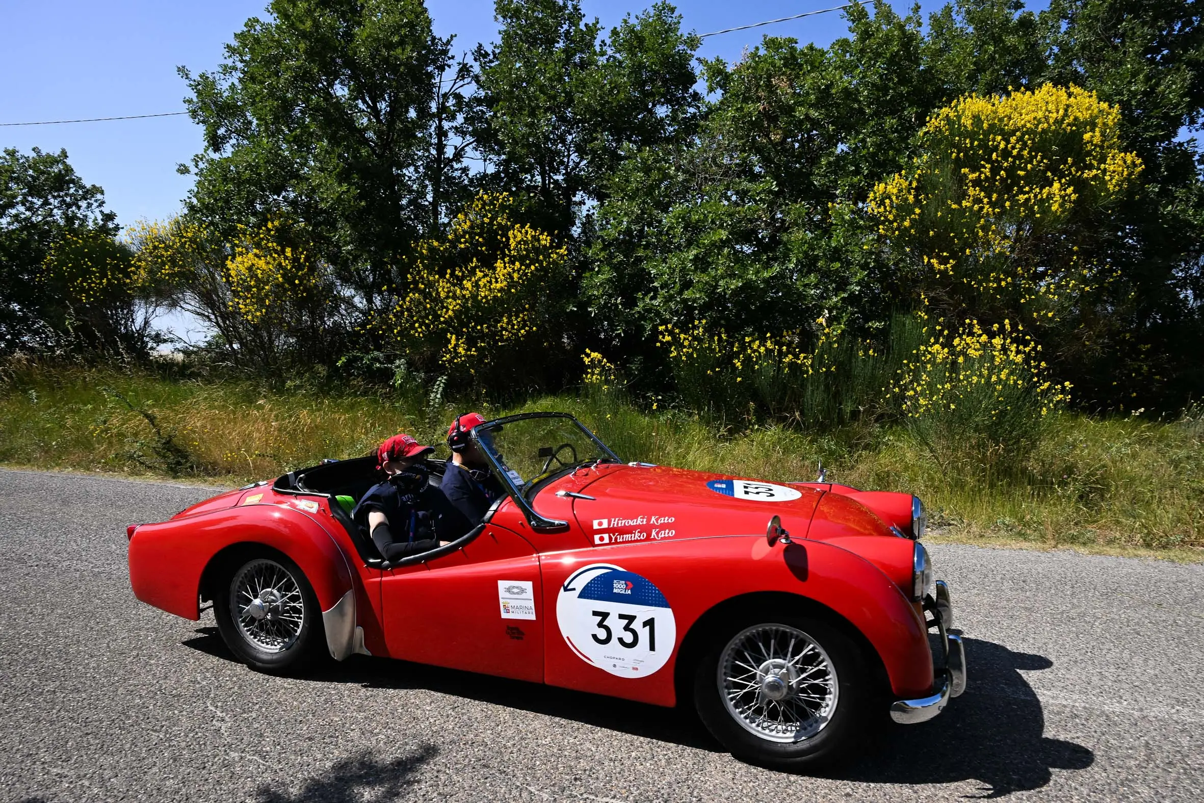 Mille Miglia 2025, il passaggio dalla Val d’Orcia