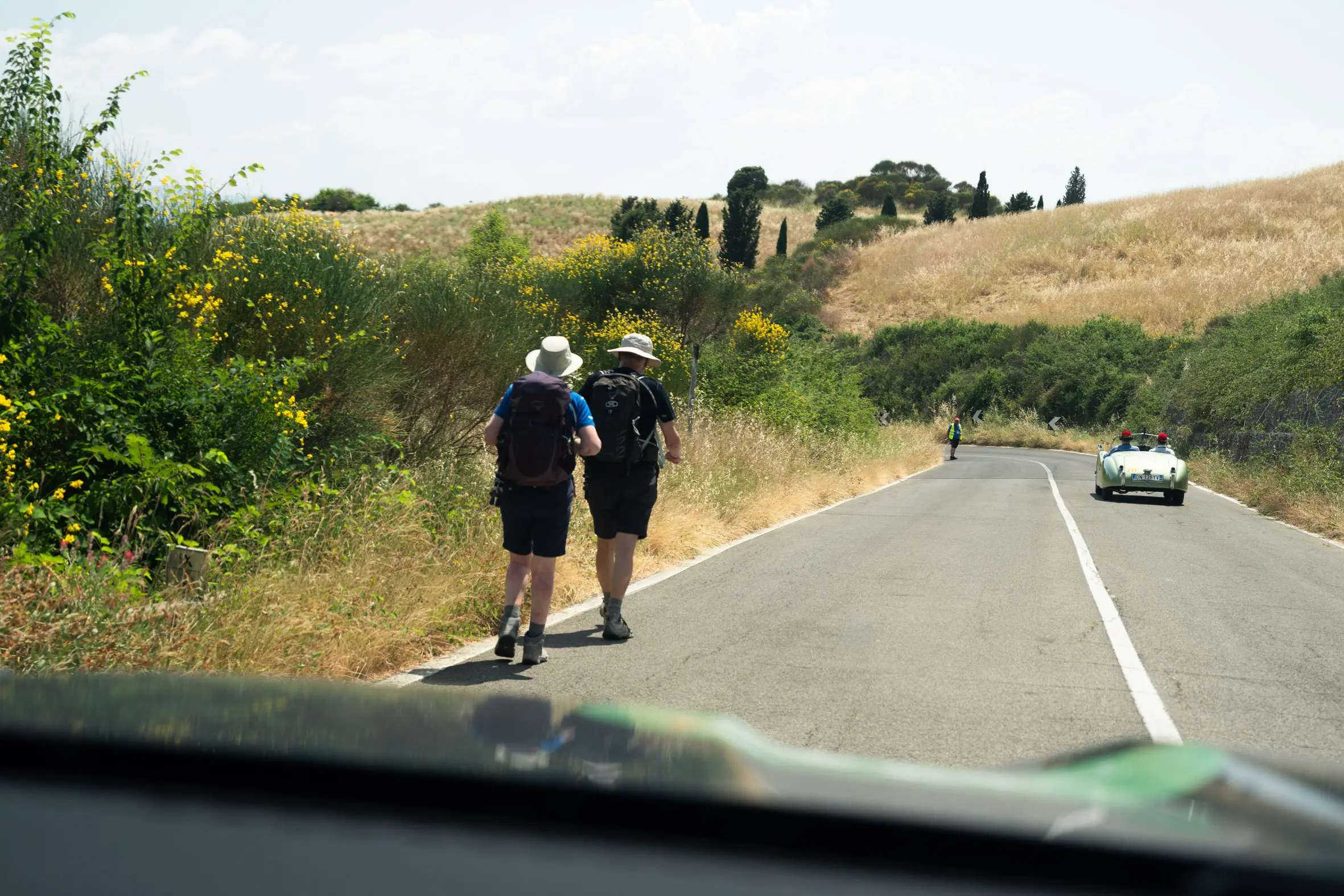 Mille Miglia 2025, il passaggio dalla Via Francigena