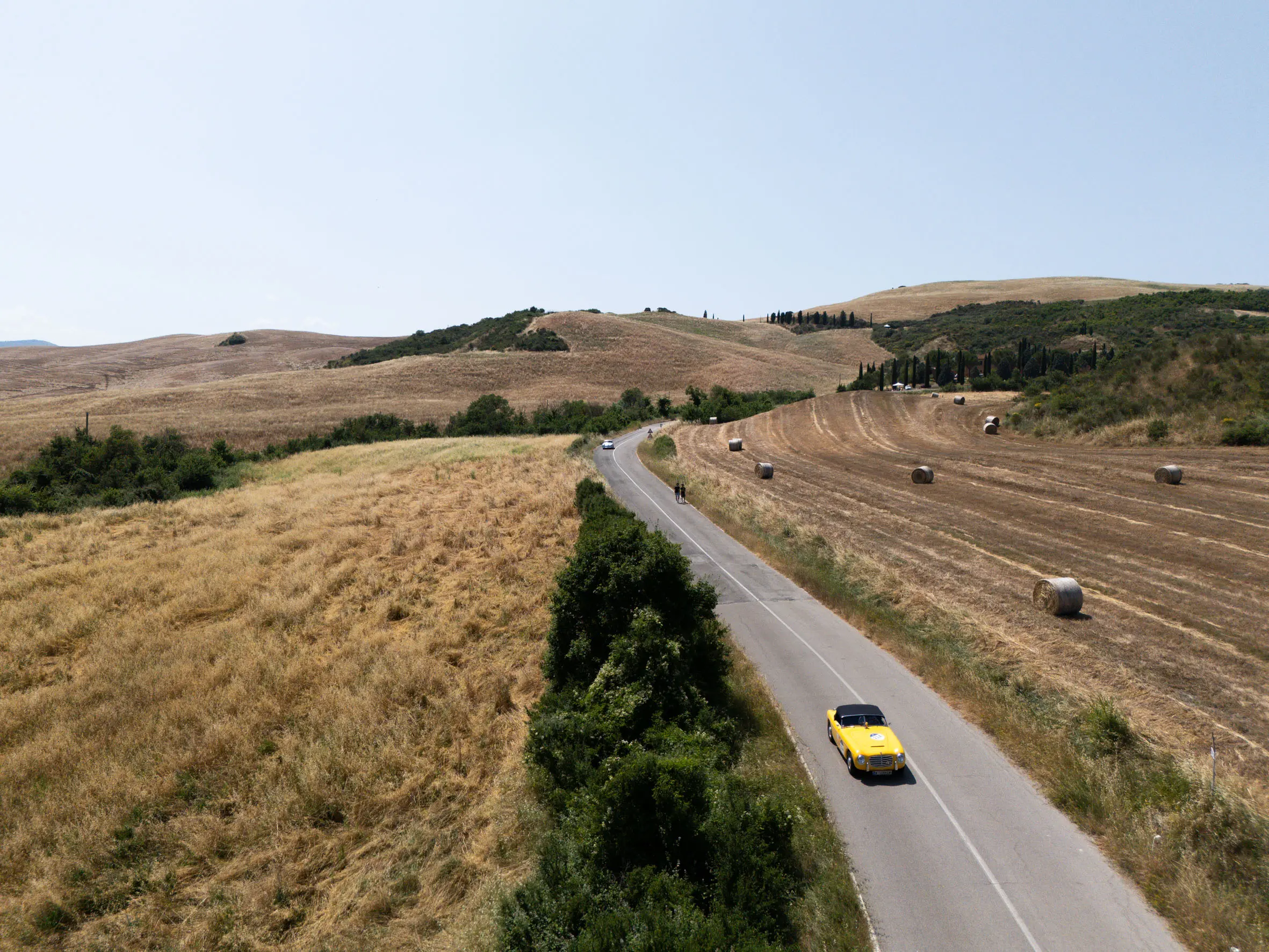 Mille Miglia 2025, il passaggio dalla Via Francigena