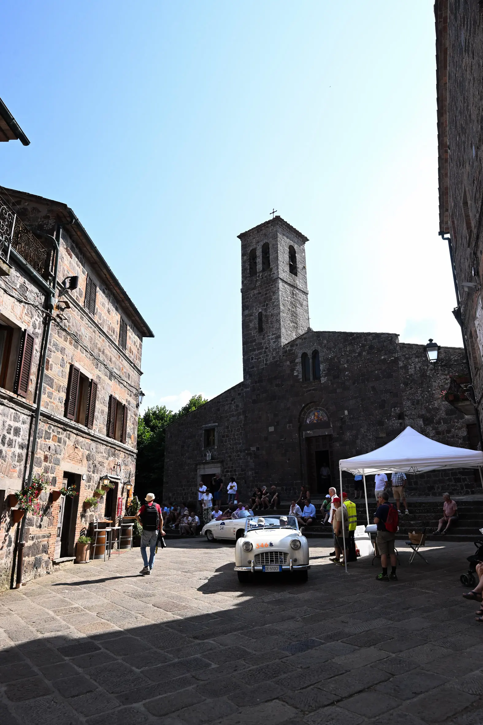 Mille Miglia 2025, il passaggio da Radicofani