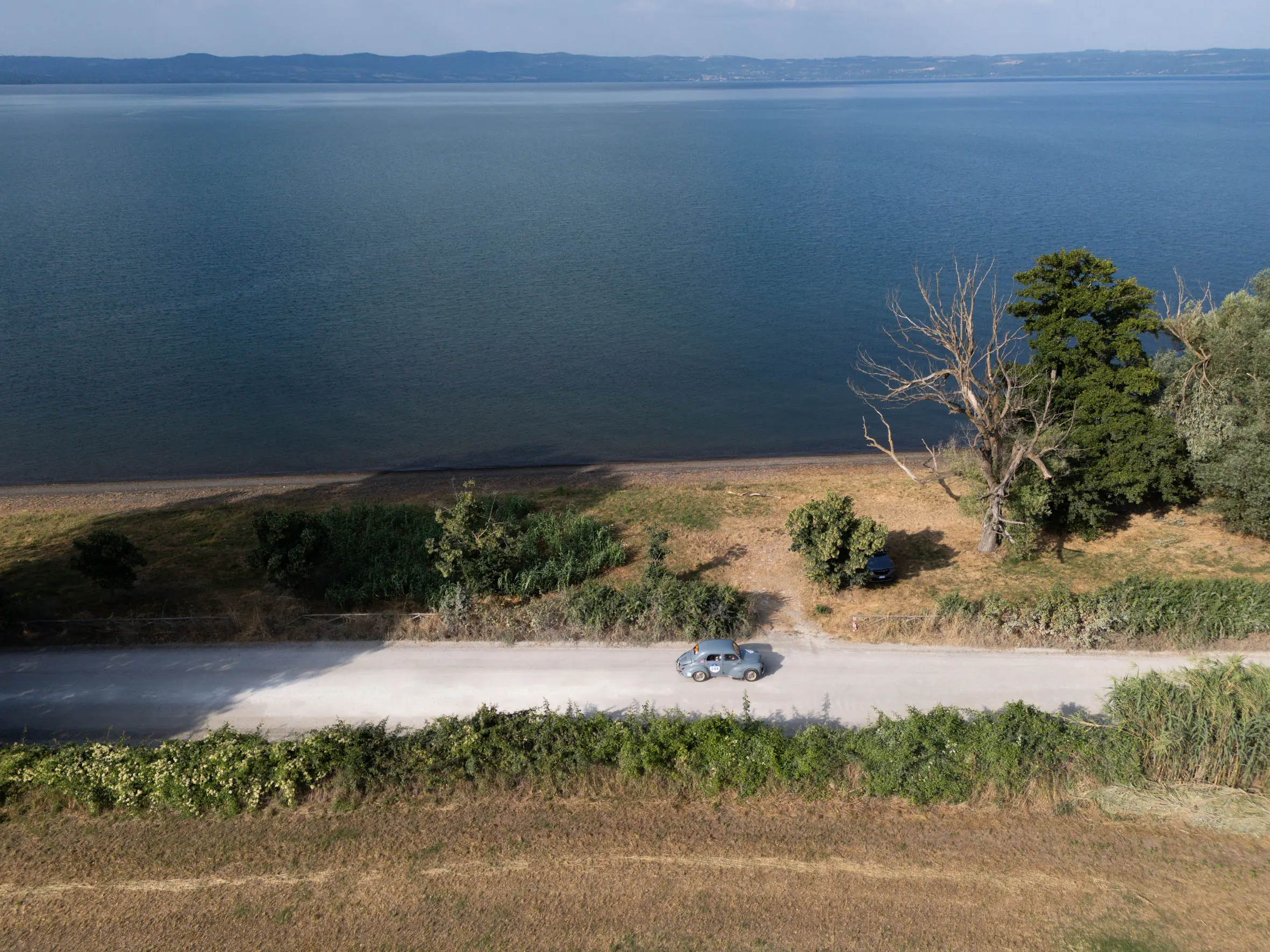 Mille Miglia 2025, il passaggio al lago di Bolsena