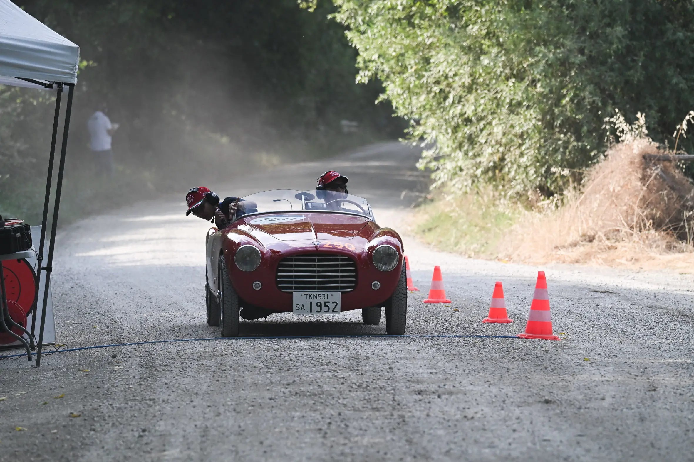 Mille Miglia 2025, il passaggio al lago di Bolsena