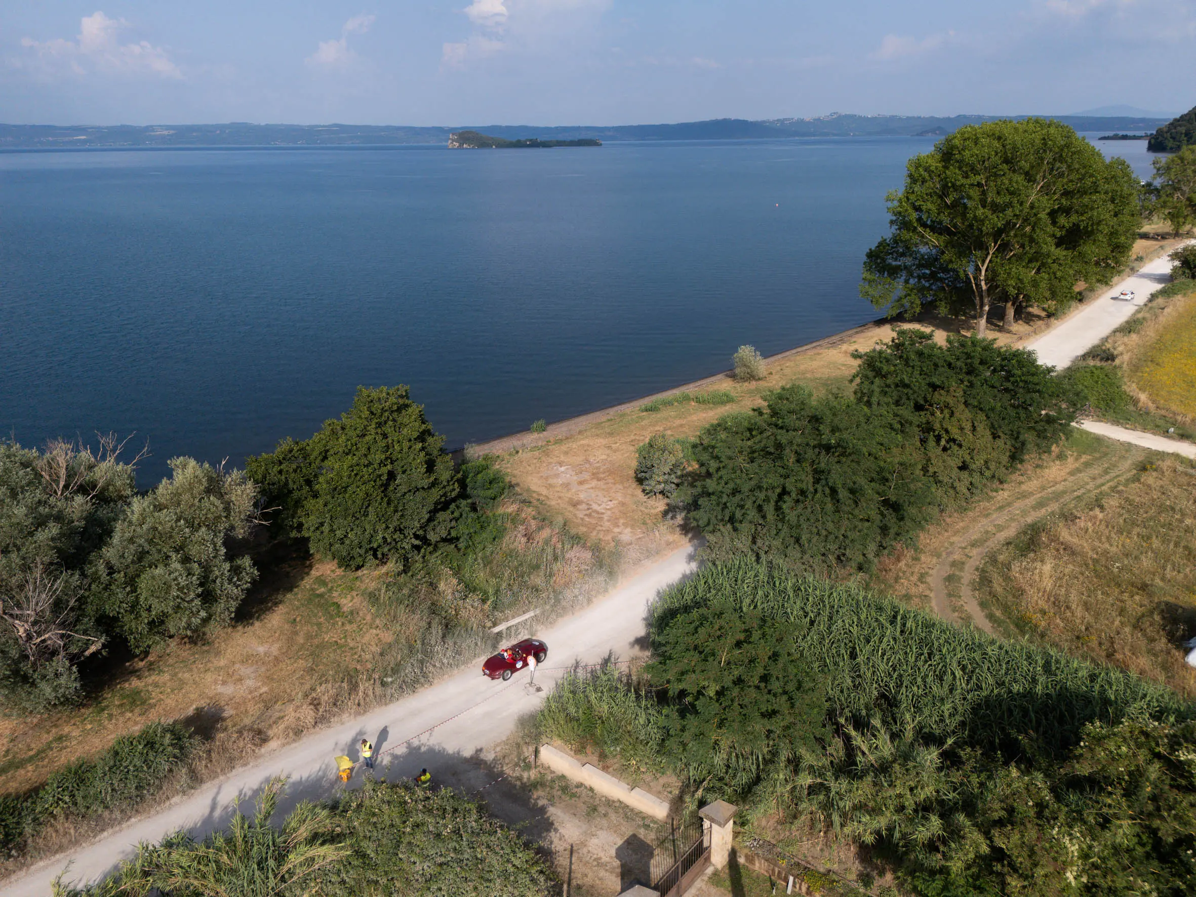 Mille Miglia 2025, il passaggio al lago di Bolsena