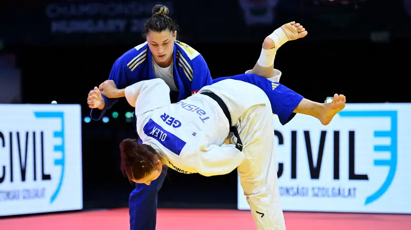 Uno scatto della finale contro la tedesca Olek - Foto Epa © www.giornaledibrescia.it