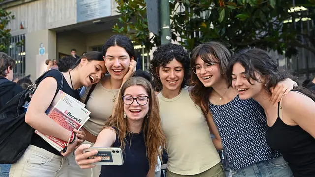 Gli studenti del liceo Piero Gobetti affrontano la prima prova degli esami di maturità, Torino , 18 giugno 2025 ANSA/ALESSANDRO DI MARCO