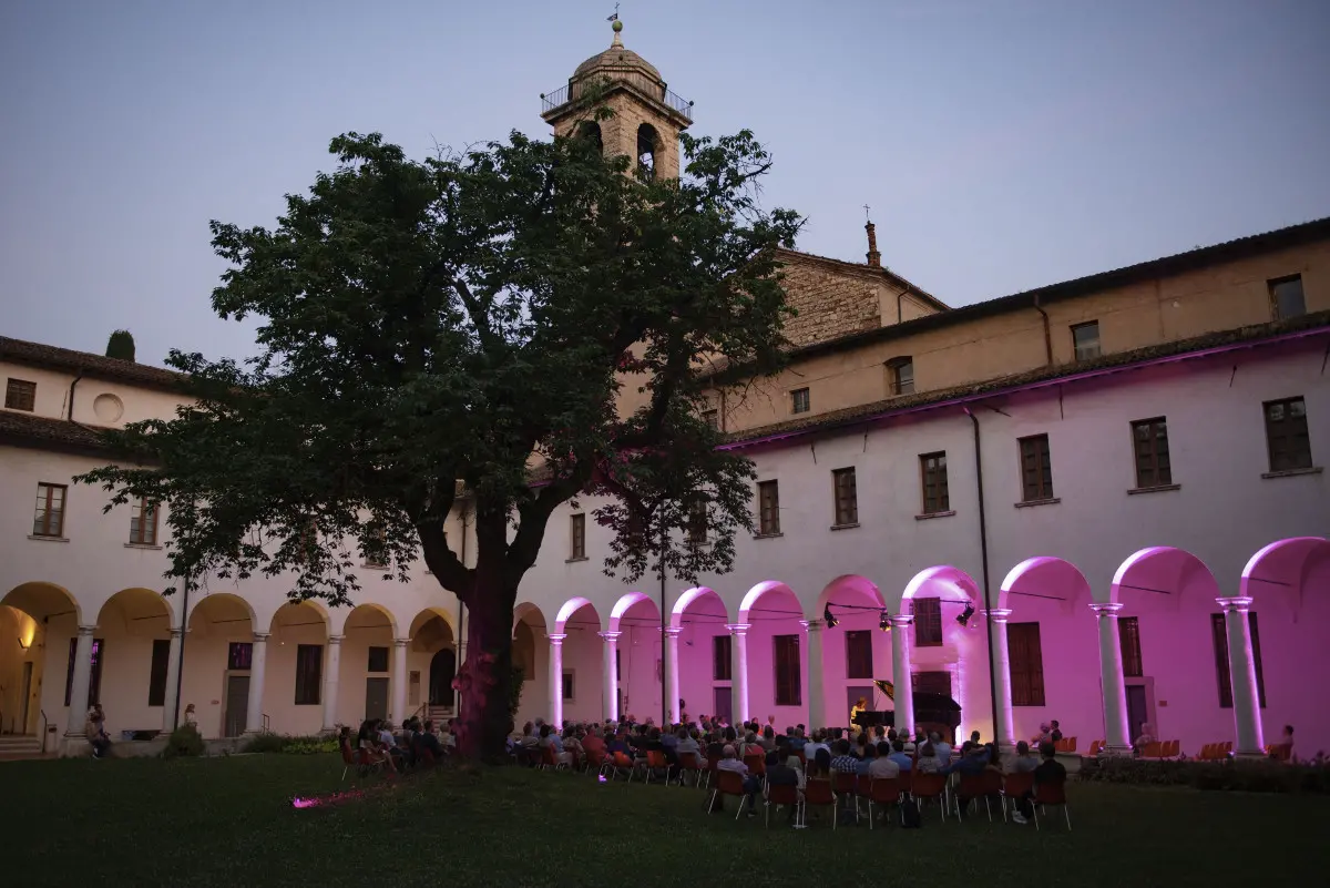 L'esibizione di Ilia Kim al Festival pianistico