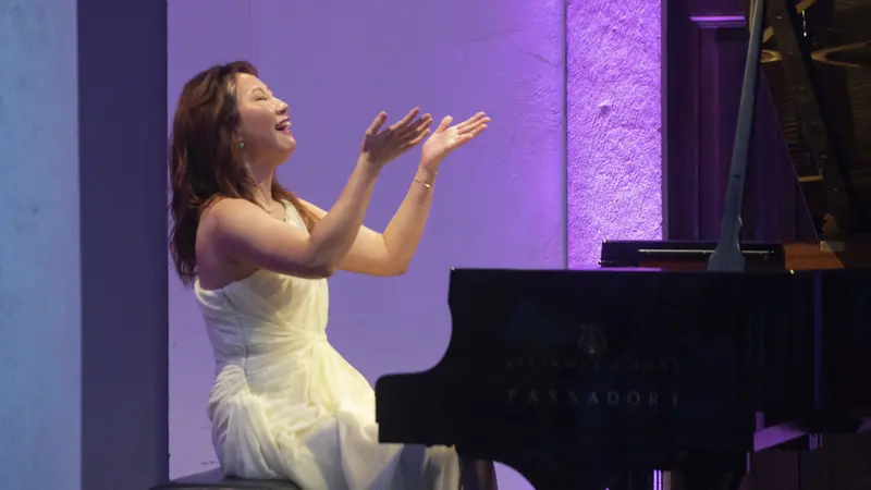 L'esibizione di Ilia Kim al Festival pianistico