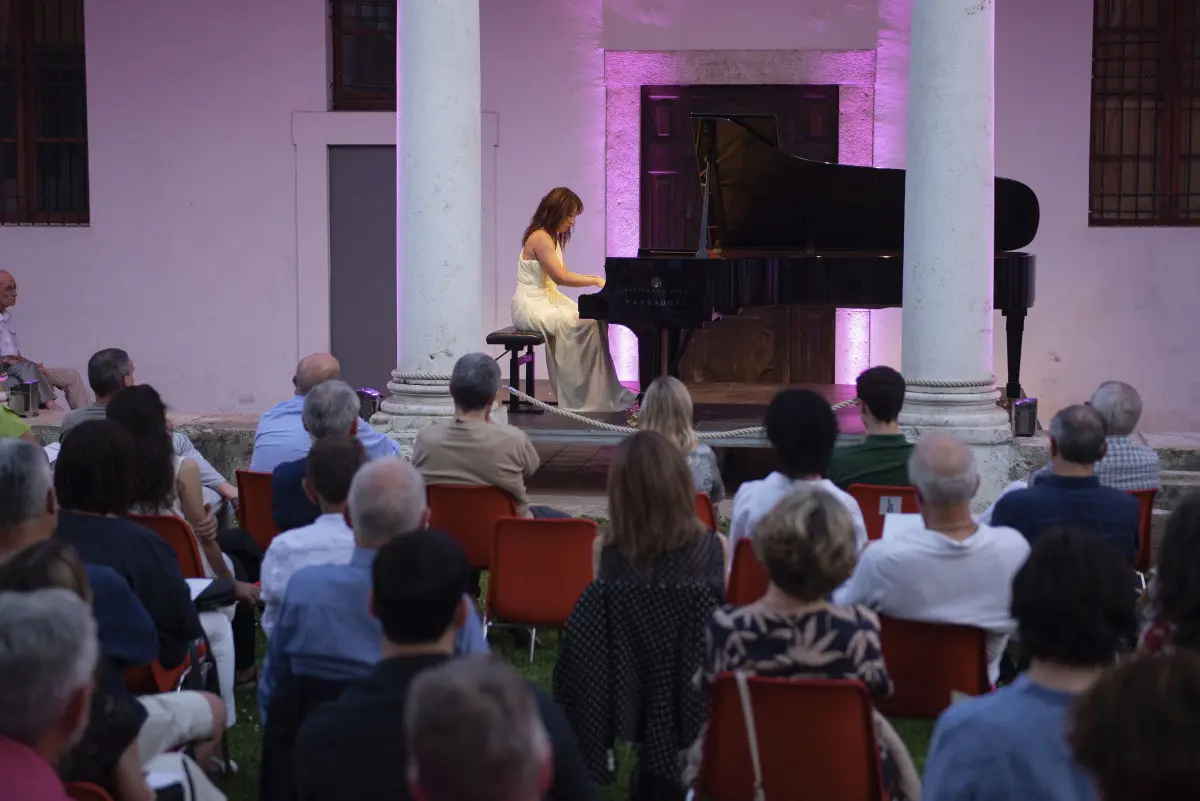 L'esibizione di Ilia Kim al Festival pianistico